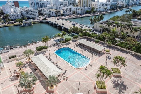 Condo in Miami Beach, Florida, 1 bedroom  № 1428546 - photo 15