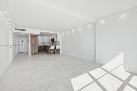 Condo in Miami Beach, Florida, 1 bedroom  № 1428546 - photo 7