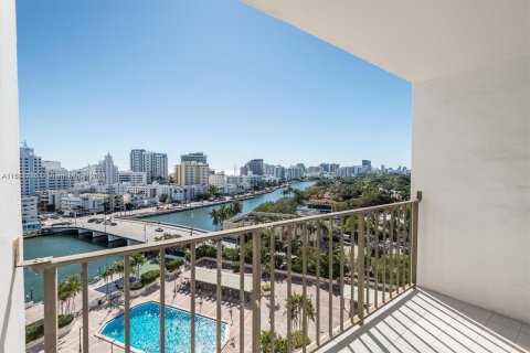 Condo in Miami Beach, Florida, 1 bedroom  № 1428546 - photo 3