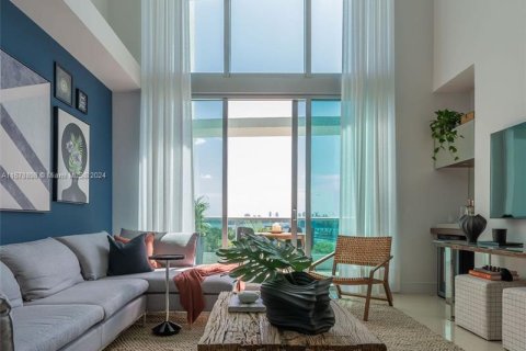 Condominio en venta en Miami, Florida, 2 dormitorios, 146.69 m2 № 1428466 - foto 11