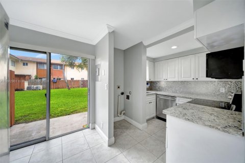 Townhouse in Margate, Florida 2 bedrooms, 78.97 sq.m. № 1372798 - photo 4