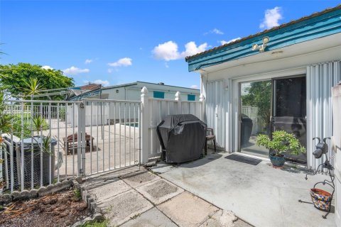 Copropriété à vendre à Coral Springs, Floride: 1 chambre, 79.9 m2 № 1372797 - photo 17