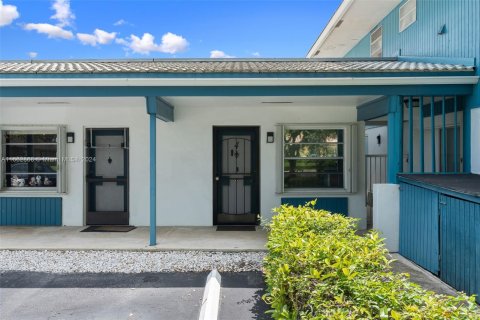 Condo in Coral Springs, Florida, 1 bedroom  № 1372797 - photo 16