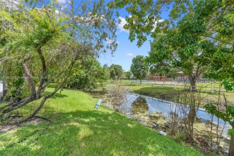 Condo in Coral Springs, Florida, 1 bedroom  № 1372797 - photo 3