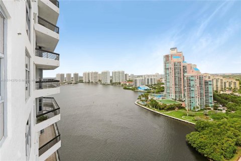 Condominio en venta en Aventura, Florida, 2 dormitorios, 126.81 m2 № 1236183 - foto 2