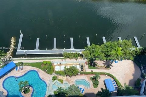 Copropriété à vendre à Aventura, Floride: 2 chambres, 126.81 m2 № 1236183 - photo 1