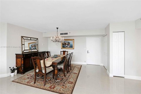 Copropriété à vendre à Aventura, Floride: 2 chambres, 126.81 m2 № 1236183 - photo 7