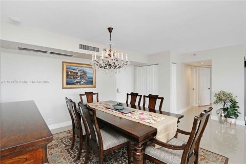 Condo in Aventura, Florida, 2 bedrooms  № 1236183 - photo 8