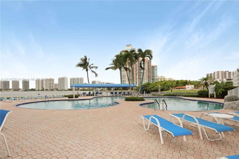 Condominio en venta en Aventura, Florida, 2 dormitorios, 126.81 m2 № 1236183 - foto 18