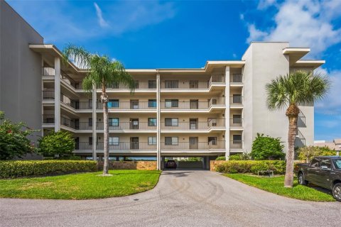 Condo in Port Richey, Florida, 2 bedrooms  № 1376814 - photo 15