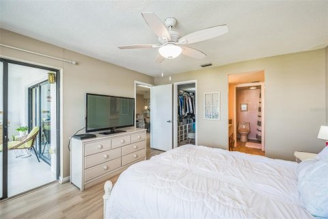 Condo in Port Richey, Florida, 2 bedrooms  № 1376814 - photo 5