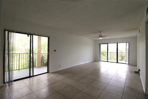 Condo in Pompano Beach, Florida, 2 bedrooms  № 1104331 - photo 12