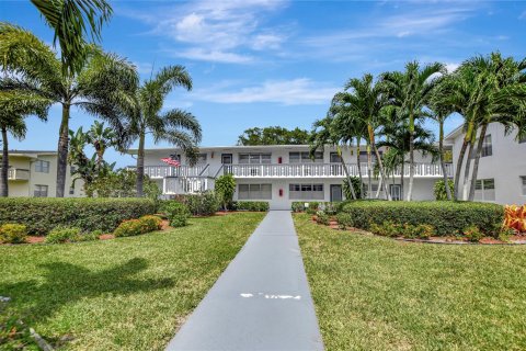 Condo in Deerfield Beach, Florida, 1 bedroom  № 1099062 - photo 11