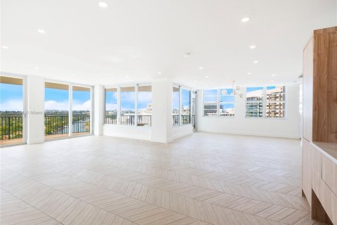 Condominio en venta en Miami Beach, Florida, 2 dormitorios, 248.79 m2 № 1011344 - foto 4