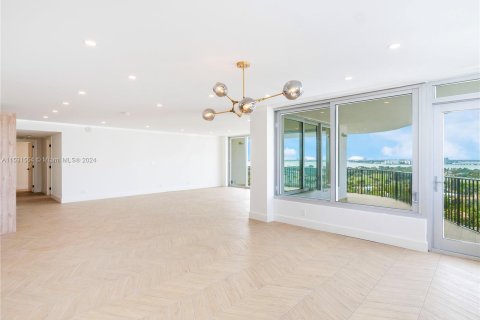 Condo in Miami Beach, Florida, 2 bedrooms  № 1011344 - photo 6