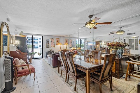 Condo in Miami Beach, Florida, 2 bedrooms  № 1181603 - photo 17