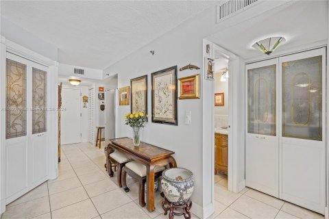 Condo in Miami Beach, Florida, 2 bedrooms  № 1181603 - photo 26