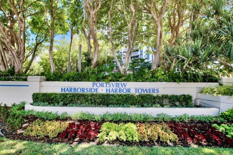 Condo in Aventura, Florida, 2 bedrooms  № 936082 - photo 1