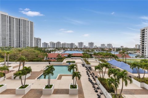 Condo in Aventura, Florida, 2 bedrooms  № 936082 - photo 21