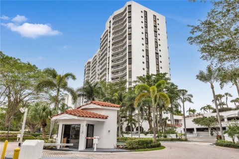 Condo in Aventura, Florida, 2 bedrooms  № 936082 - photo 15