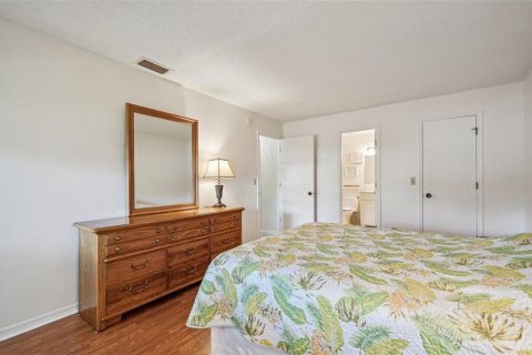 Condo in Sun City Center, Florida, 2 bedrooms  № 1382116 - photo 29