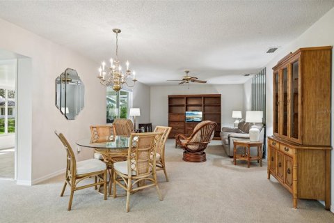 Condo in Sun City Center, Florida, 2 bedrooms  № 1382116 - photo 11