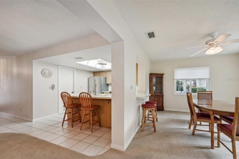 Condo in Sun City Center, Florida, 2 bedrooms  № 1382116 - photo 17