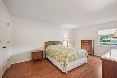 Condo in Sun City Center, Florida, 2 bedrooms  № 1382116 - photo 26