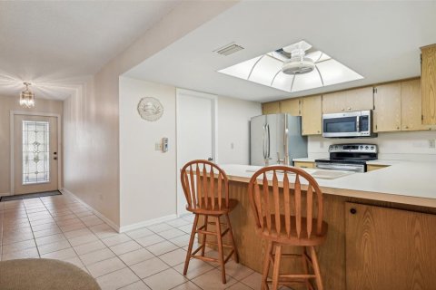 Condo in Sun City Center, Florida, 2 bedrooms  № 1382116 - photo 19