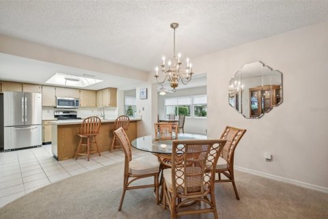 Condo in Sun City Center, Florida, 2 bedrooms  № 1382116 - photo 13