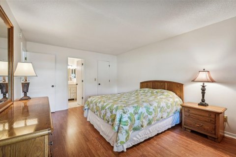 Condo in Sun City Center, Florida, 2 bedrooms  № 1382116 - photo 28