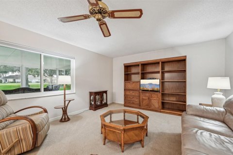 Condo in Sun City Center, Florida, 2 bedrooms  № 1382116 - photo 10