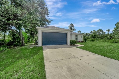 Villa ou maison à vendre à North Port, Floride: 3 chambres, 136.66 m2 № 1307150 - photo 4