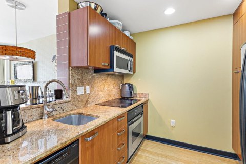 Condo in Miami, Florida, 1 bedroom  № 1391510 - photo 11