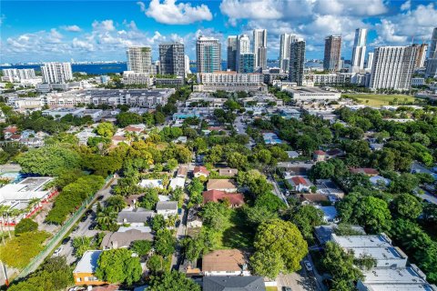 Propiedad comercial en venta en Miami, Florida, 183.57 m2 № 1391485 - foto 7