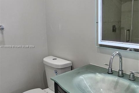 Townhouse in Miami, Florida 2 bedrooms, 92.9 sq.m. № 1383124 - photo 9