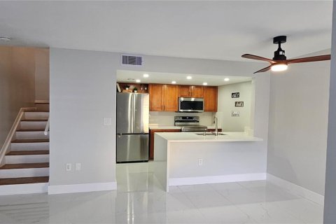 Townhouse in Miami, Florida 2 bedrooms, 92.9 sq.m. № 1383124 - photo 25