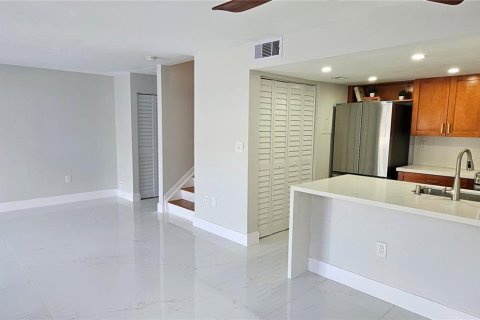 Townhouse in Miami, Florida 2 bedrooms, 92.9 sq.m. № 1383124 - photo 21