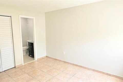 Townhouse in Miami, Florida 2 bedrooms, 92.9 sq.m. № 1383124 - photo 5