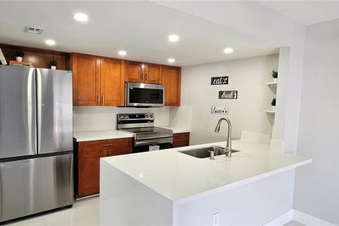 Townhouse in Miami, Florida 2 bedrooms, 92.9 sq.m. № 1383124 - photo 3