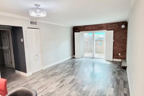 Copropriété à vendre à Fort Lauderdale, Floride: 2 chambres, 79.43 m2 № 1383122 - photo 3