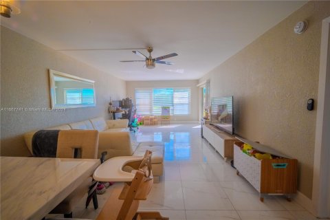 Copropriété à vendre à Sunrise, Floride: 1 chambre, 82.13 m2 № 1383121 - photo 8