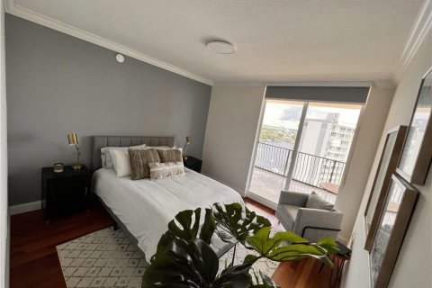 Condo in Fort Lauderdale, Florida, 2 bedrooms  № 585973 - photo 19