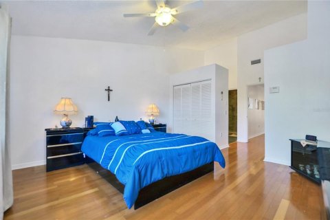 Townhouse in Tampa, Florida 3 bedrooms, 165.55 sq.m. № 1088280 - photo 21