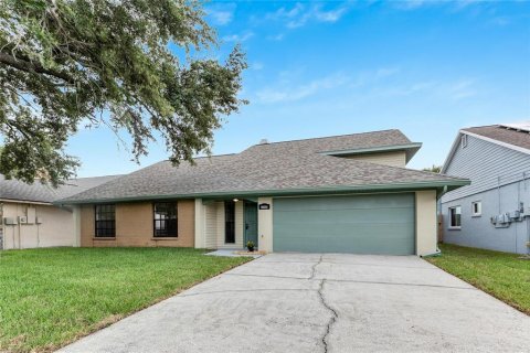 House in Brandon, Florida 4 bedrooms, 201.51 sq.m. № 1344242 - photo 3