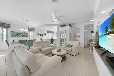 Villa ou maison à vendre à Punta Gorda, Floride: 3 chambres, 139.82 m2 № 1136842 - photo 3