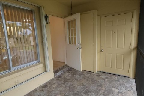 Condo in Greenacres, Florida, 1 bedroom  № 1227456 - photo 2