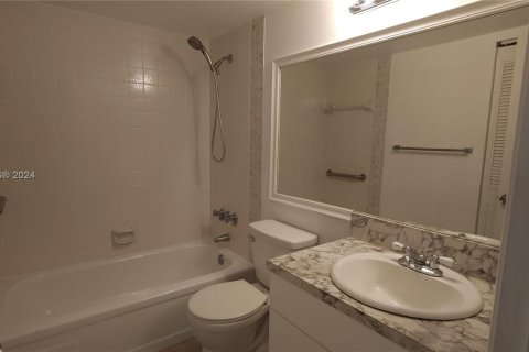 Condo in Greenacres, Florida, 1 bedroom  № 1227456 - photo 8