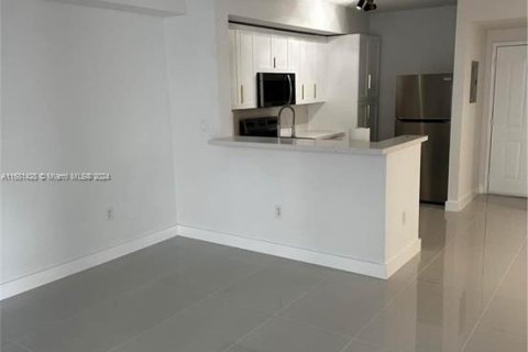 Condominio en venta en Miami, Florida, 1 dormitorio, 63.64 m2 № 1413464 - foto 1