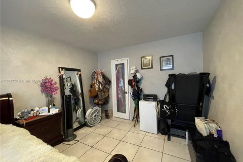 Condo in Miami, Florida, 3 bedrooms  № 1348774 - photo 22